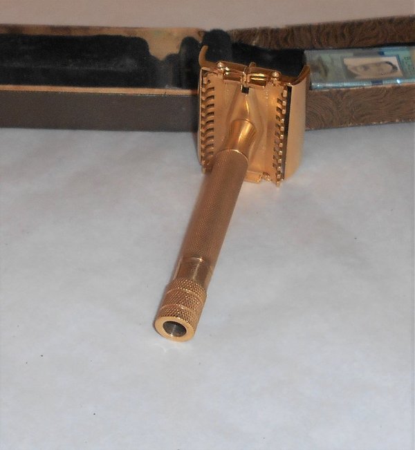 Gillette Sheraton 1937 Safety Razor Refurbished Replated 24 Karat Gold W Case Blades (30).JPG