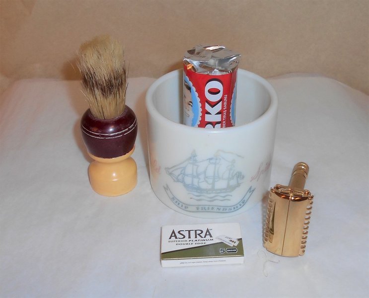 Gillette Sheraton 1937 Shaving Cup Shaving Brush Arco Shaving Cream Refurbished Replated 24 Ka...JPG Gillette Sheraton 1937 Shaving Cup Shaving Brush Arco Shaving Cream Refurbished Replated 24 Ka...JPG