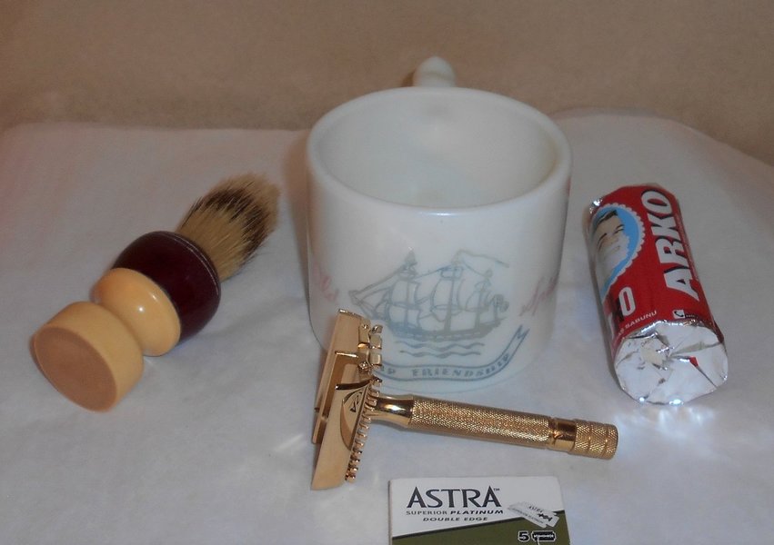 Gillette Sheraton 1937 Shaving Cup Shaving Brush Arco Shaving Cream Refurbished Replated 24 Ka...JPG Gillette Sheraton 1937 Shaving Cup Shaving Brush Arco Shaving Cream Refurbished Replated 24 Ka...JPG