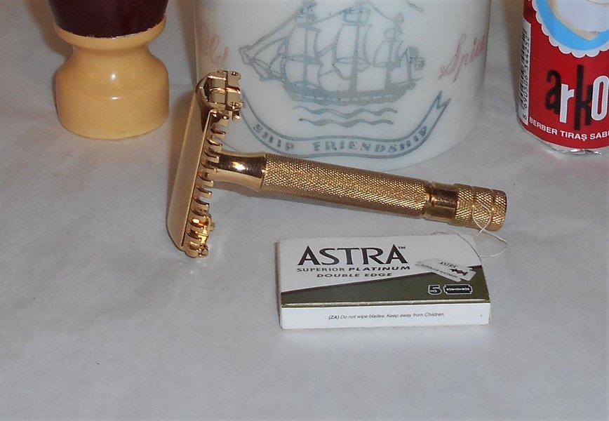 Gillette Sheraton 1937 Shaving Cup Shaving Brush Arco Shaving Cream Refurbished Replated 24 Ka...JPG