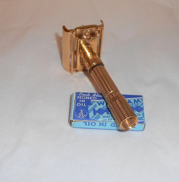 Gillette 1958 Executive Razor Refurbished Replated 24 Karat Gold D3–G0L (23).JPG Gillette 1958 Executive Razor Refurbished Replated 24 Karat Gold D3–G0L (23).JPG
