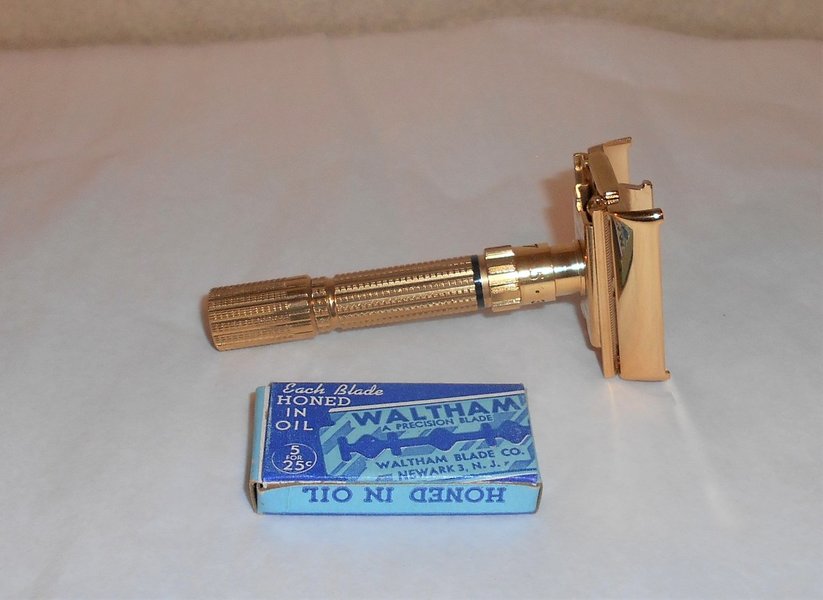 Gillette 1958 Executive Razor Refurbished Replated 24 Karat Gold D3–G0L (27).JPG Gillette 1958 Executive Razor Refurbished Replated 24 Karat Gold D3–G0L (27).JPG