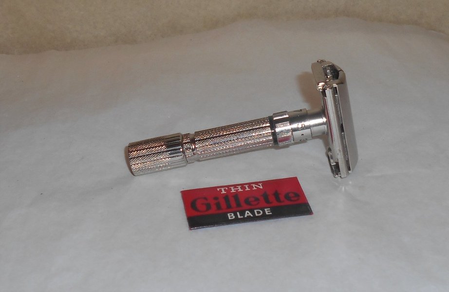Gillette Fat Boy Razor Adjustable Refurbished 1960 Replated Bright Nickel F1-B76 (17).JPG