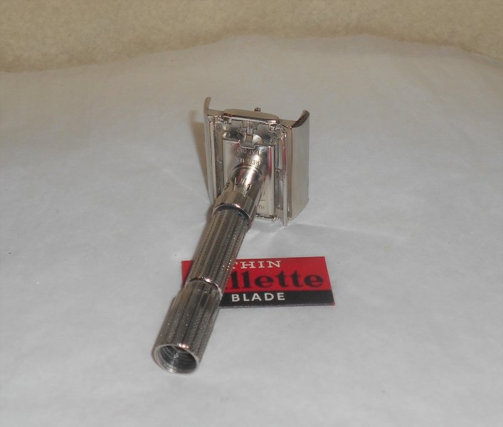 Gillette Fat Boy Razor Adjustable Refurbished 1960 Replated Bright Nickel F1-B76 (29).JPG