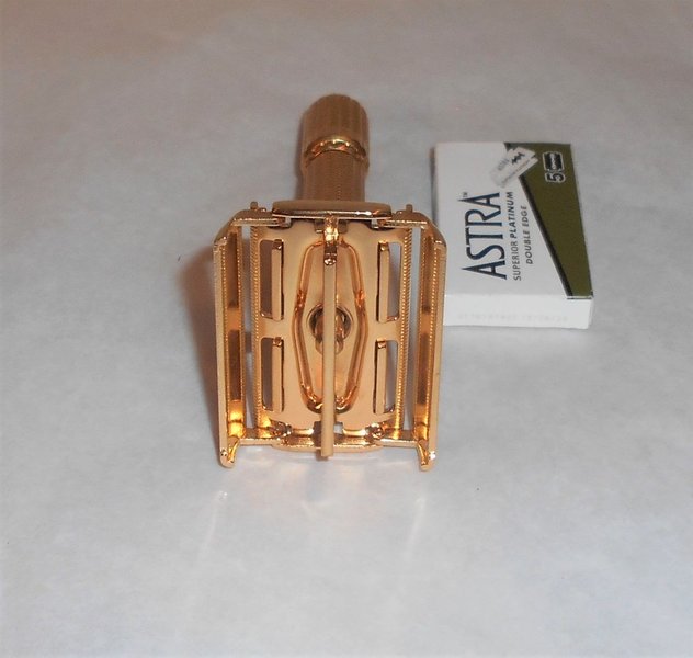 Gillette 1958 TTO Executive Razor Refurbished Replated 24 Karat Gold D3–071 (29).JPG Gillette 1958 TTO Executive Razor Refurbished Replated 24 Karat Gold D3–071 (29).JPG