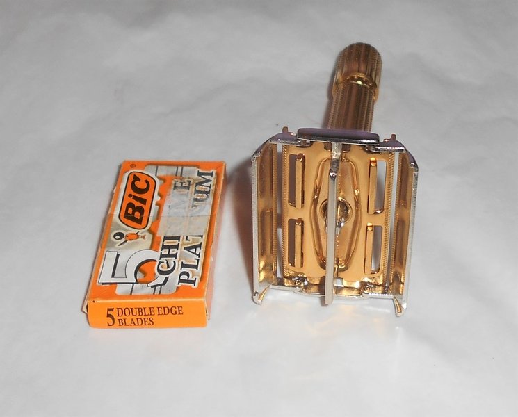 Gillette 1959 FatBoy Razor Refurbished Replated Gold Palladium E2–GP3 (16).JPG