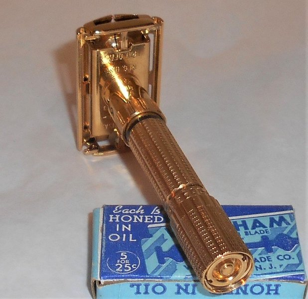 Gillette 1958 Executive Razor Refurbished Replated 24 Karat Gold D3–G0L (10).JPG