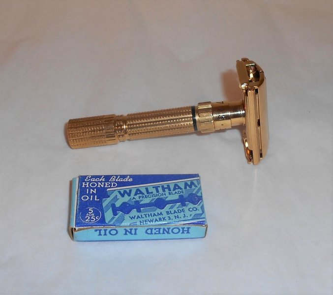 Gillette 1958 Executive Razor Refurbished Replated 24 Karat Gold D3–G0L (14).JPG
