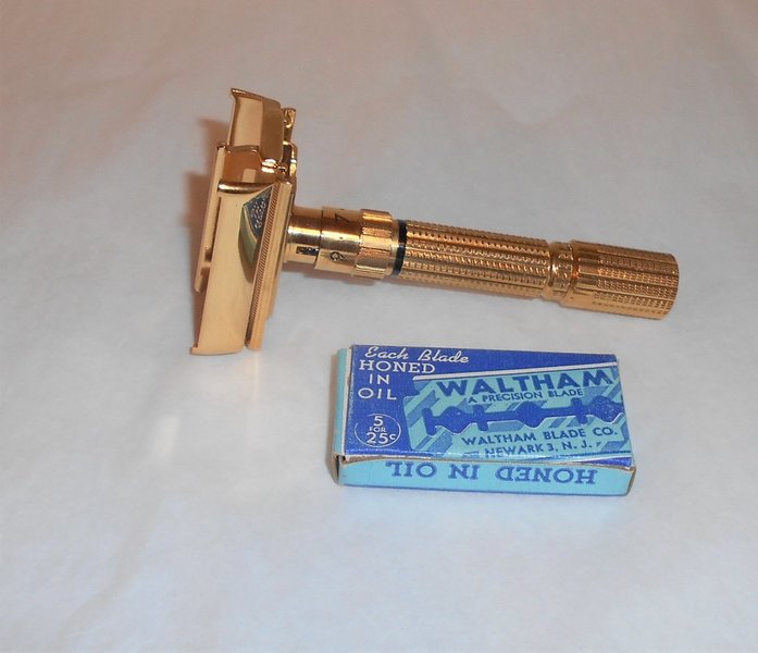 Gillette 1958 Executive Razor Refurbished Replated 24 Karat Gold D3–G0L (20).JPG