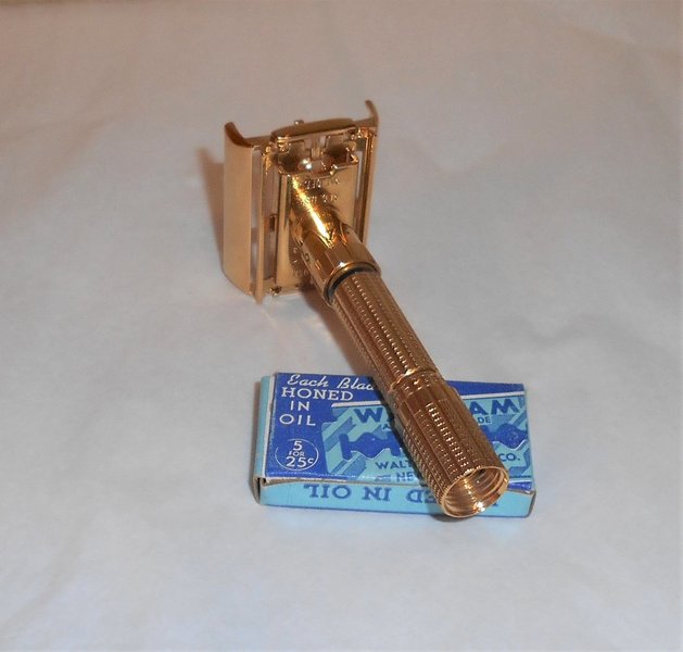 Gillette 1958 Executive Razor Refurbished Replated 24 Karat Gold D3–G0L (22).JPG