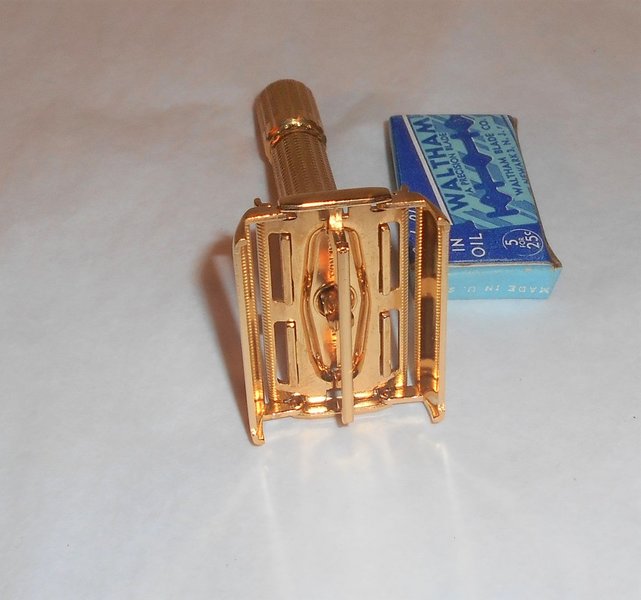 Gillette 1958 Executive Razor Refurbished Replated 24 Karat Gold D3–G0L (35).JPG
