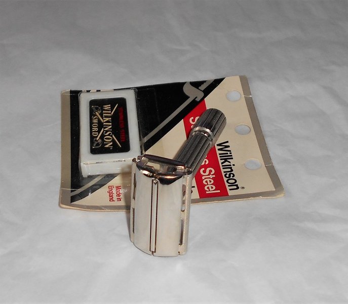 Gillette FatBoy Razor 1959 Adjustable Refurbished Replated Bright Nickel E1–BN9 (6).JPG Gillette FatBoy Razor 1959 Adjustable Refurbished Replated Bright Nickel E1–BN9 (6).JPG
