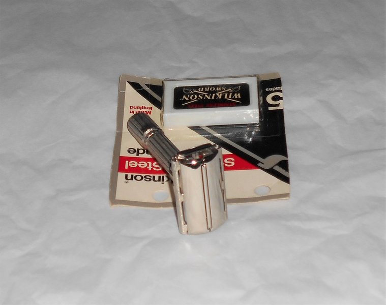 Gillette FatBoy Razor 1959 Adjustable Refurbished Replated Bright Nickel E1–BN9 (13).JPG Gillette FatBoy Razor 1959 Adjustable Refurbished Replated Bright Nickel E1–BN9 (13).JPG