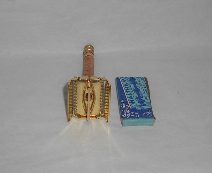 Gillette Sheraton 1937 TTO Open Comb Razor X1–43 (38).JPG Gillette Sheraton 1937 TTO Open Comb Razor X1–43 (38).JPG