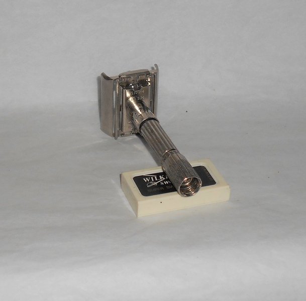 Gillette 1961 Fat Boy Razor TTO Adjustable All Original Nickel Plated Brass G1–ZX (22).JPG