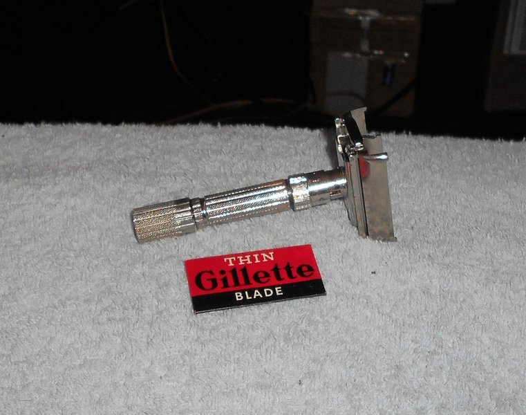 Gillette 1960 Fat Boy Razor TTO Adjustable All Original F3–F3R (17) - Copy.JPG Gillette 1960 Fat Boy Razor TTO Adjustable All Original F3–F3R (17) - Copy.JPG