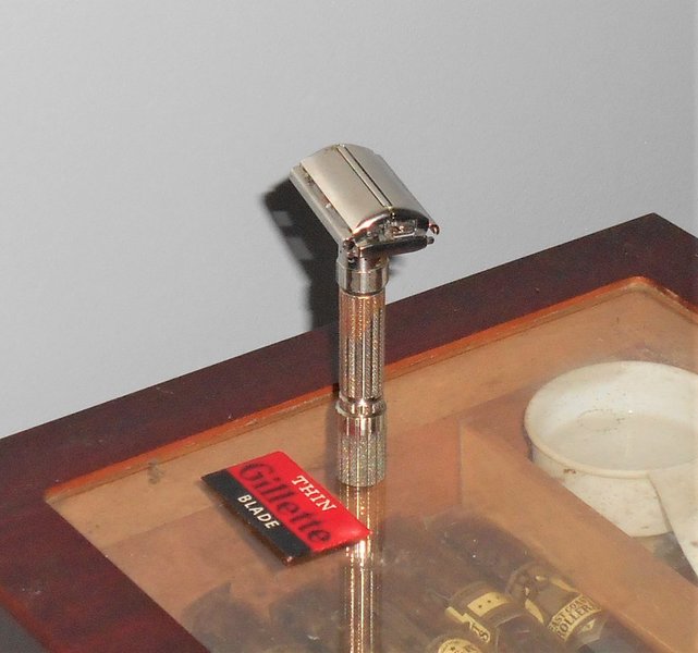 Gillette 1960 Fat Boy Razor TTO Adjustable All Original F3–F3R (34).JPG Gillette 1960 Fat Boy Razor TTO Adjustable All Original F3–F3R (34).JPG