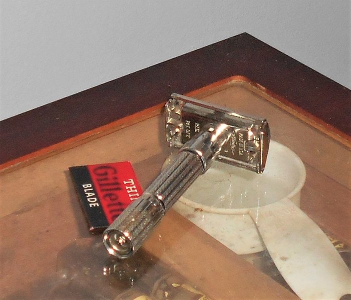 Gillette 1960 Fat Boy Razor TTO Adjustable All Original F3–F3R (39).JPG Gillette 1960 Fat Boy Razor TTO Adjustable All Original F3–F3R (39).JPG