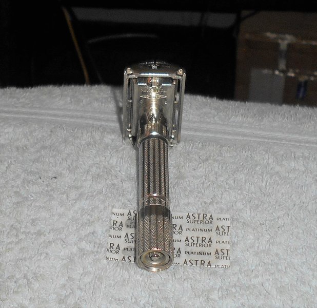 Gillette Fat Boy Razor 1961 TTO Adjustable All Original Nickel Plated G2–A97 (9).JPG Gillette Fat Boy Razor 1961 TTO Adjustable All Original Nickel Plated G2–A97 (9).JPG