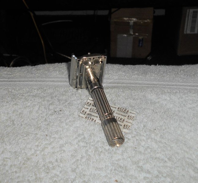 Gillette Fat Boy Razor 1961 TTO Adjustable All Original Nickel Plated G2–A97 (16).JPG Gillette Fat Boy Razor 1961 TTO Adjustable All Original Nickel Plated G2–A97 (16).JPG
