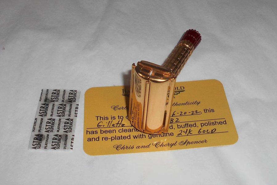 Gillette Red Tip 1956 Refurbished RePlated 24 Karat Gold Razor B2–1B1 (2).JPG Gillette Red Tip 1956 Refurbished RePlated 24 Karat Gold Razor B2–1B1 (2).JPG