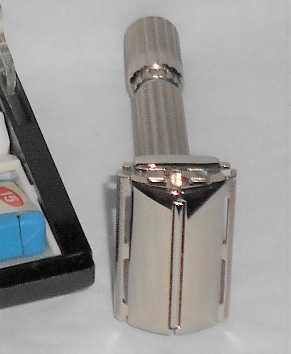 Gillette Fat Boy Razor Adjustable Refurbished RePlated Mirror Nickel F4–16Y (37).JPG Gillette Fat Boy Razor Adjustable Refurbished RePlated Mirror Nickel F4–16Y (37).JPG