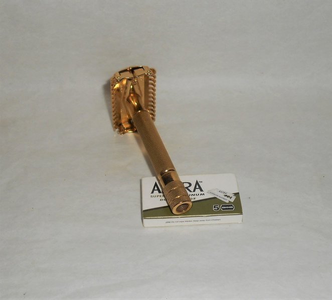 Vintage Gillette 1937 Sheraton Safety Razor Refurbished Replated 24 Karat Gold (7).JPG Vintage Gillette 1937 Sheraton Safety Razor Refurbished Replated 24 Karat Gold (7).JPG