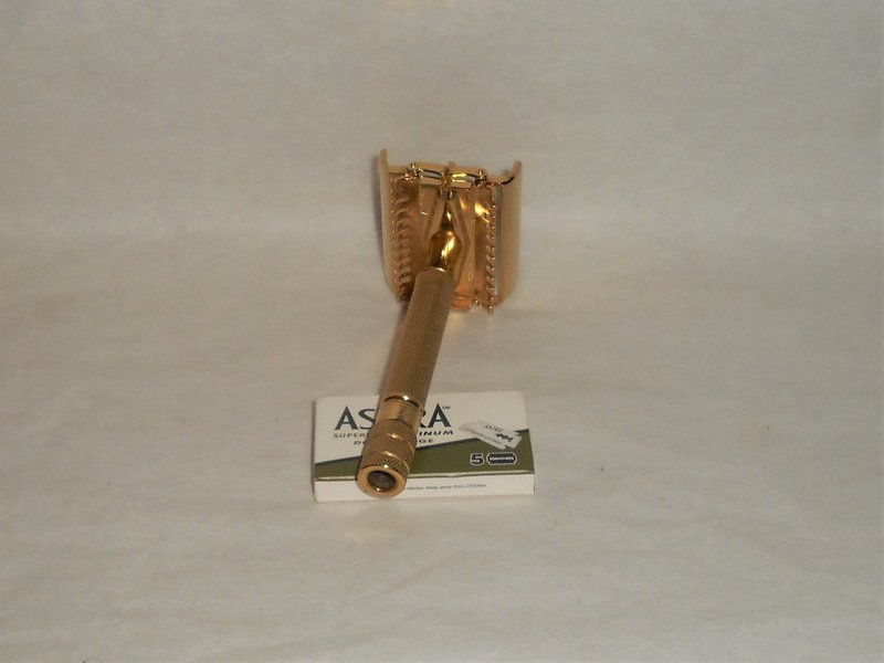 Vintage Gillette 1937 Sheraton Safety Razor Refurbished Replated 24 Karat Gold (18).JPG Vintage Gillette 1937 Sheraton Safety Razor Refurbished Replated 24 Karat Gold (18).JPG