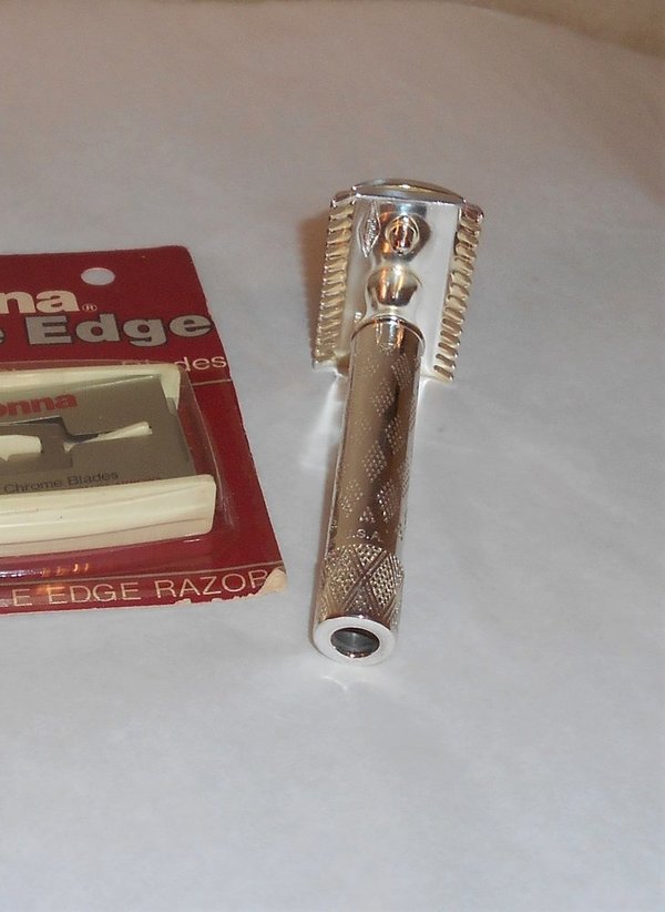 Gillette Razor Bostonian 1925 Three-Piece Refurbished Replated Silver 553983B (7).JPG Gillette Razor Bostonian 1925 Three-Piece Refurbished Replated Silver 553983B (7).JPG