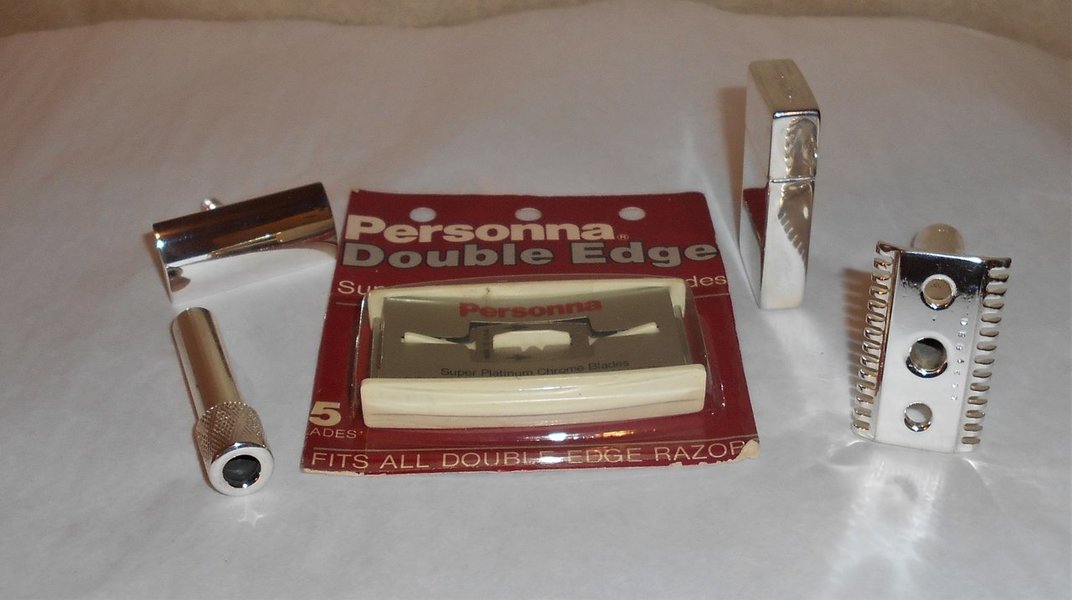 Gillette Razor Bostonian 1925 Three-Piece Refurbished Replated Silver 553983B (32).JPG Gillette Razor Bostonian 1925 Three-Piece Refurbished Replated Silver 553983B (32).JPG