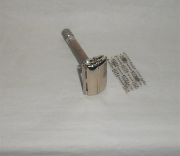 Gillette 1941 Ranger Tech Safety Razor Vintage Superspeed All Original (7).JPG Gillette 1941 Ranger Tech Safety Razor Vintage Superspeed All Original (7).JPG