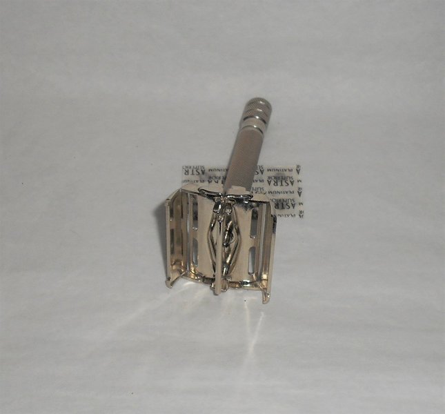 Gillette 1941 Ranger Tech Safety Razor Vintage Superspeed All Original (35).JPG Gillette 1941 Ranger Tech Safety Razor Vintage Superspeed All Original (35).JPG