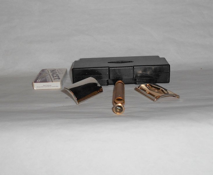 Gillette 1940s Gold Tech Safety Razor W Case Blades (22).JPG