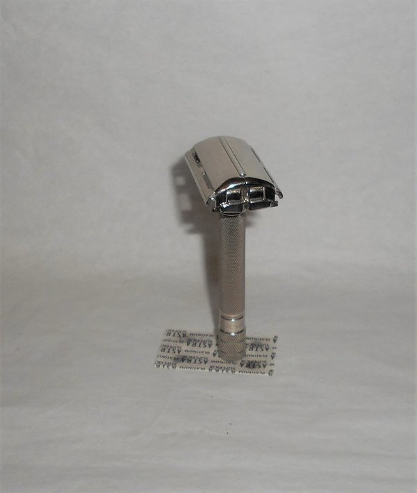 Gillette 1941 Ranger Tech Safety Razor Vintage Superspeed All Original (44).JPG Gillette 1941 Ranger Tech Safety Razor Vintage Superspeed All Original (44).JPG