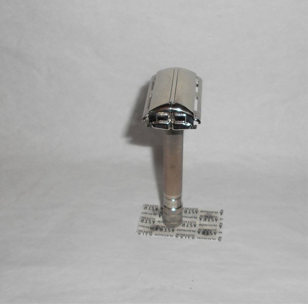 Gillette 1941 Ranger Tech Safety Razor Vintage Superspeed All Original (50).JPG Gillette 1941 Ranger Tech Safety Razor Vintage Superspeed All Original (50).JPG