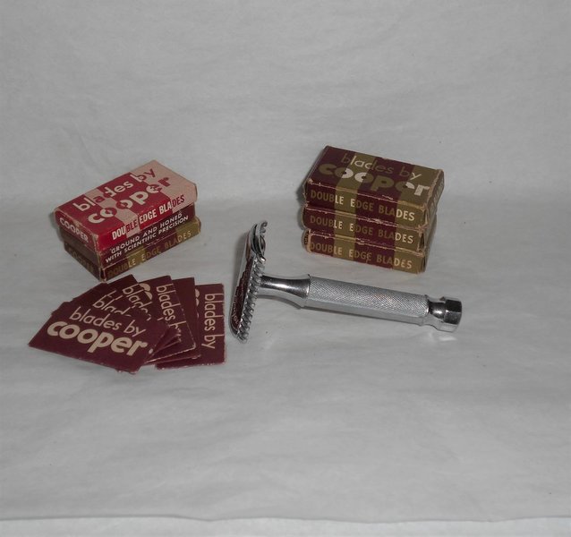 Vintage Cooper Safety Razor 1930s W 52 NOS Blades (8).JPG