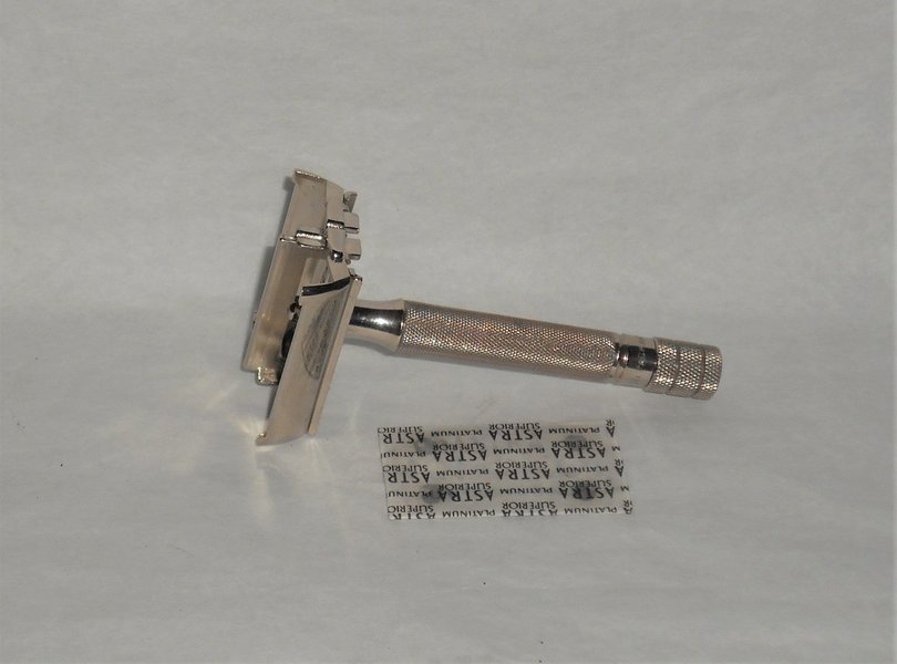 Gillette 1941 Ranger Tech Safety Razor Vintage Superspeed All Original (23).JPG Gillette 1941 Ranger Tech Safety Razor Vintage Superspeed All Original (23).JPG
