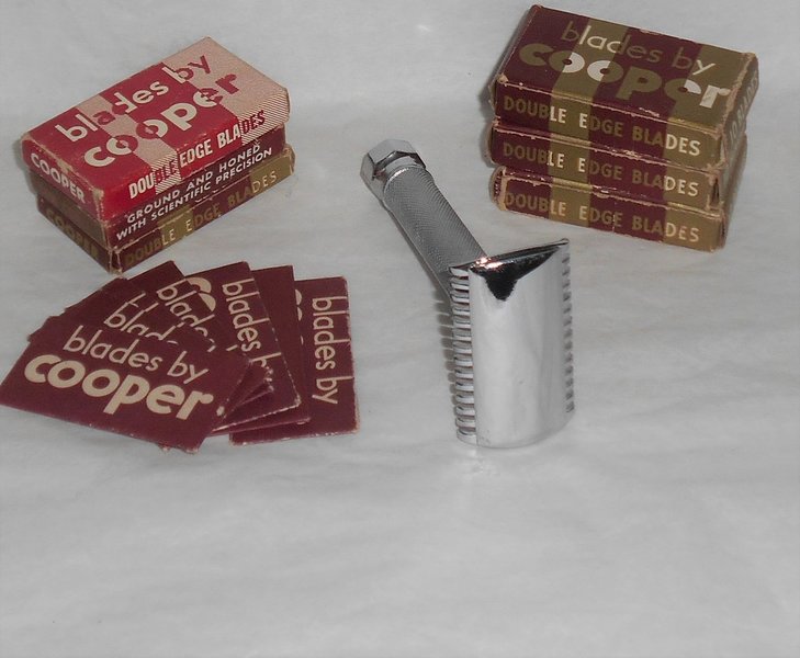 Vintage Cooper Safety Razor 1930s W 52 NOS Blades (3).JPG
