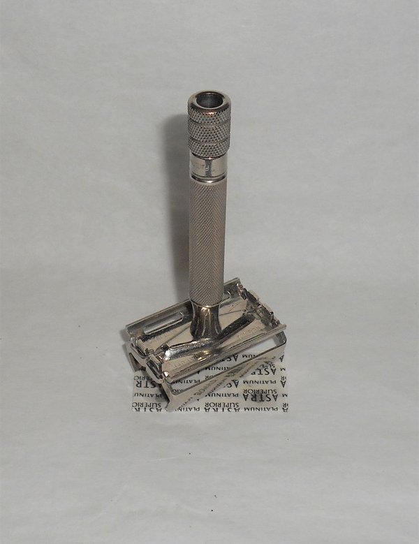 Gillette 1941 Ranger Tech Safety Razor Vintage Superspeed All Original (36).JPG