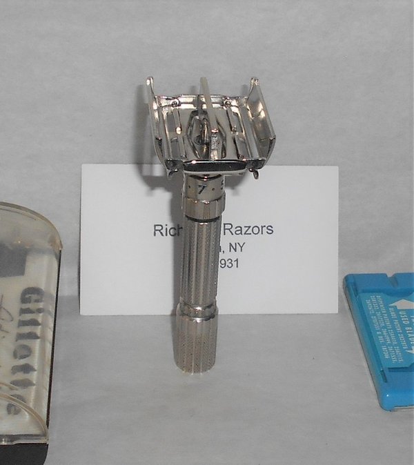 Gillette 1959 Fat Boy Razor W Case Blades Refurbished Replated Mirror Nickel E4–0X (66).JPG