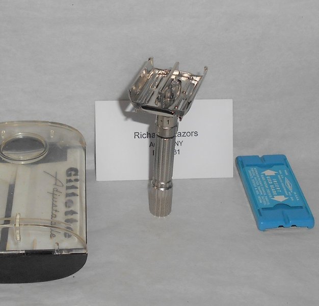 Gillette 1959 Fat Boy Razor W Case Blades Refurbished Replated Mirror Nickel E4–0X (71).JPG
