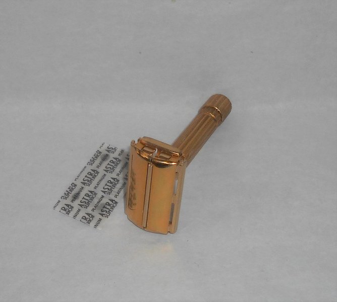 Gillette Diplomat Z3 1954 TTO Goldplated Razor (2).JPG Gillette Diplomat Z3 1954 TTO Goldplated Razor (2).JPG