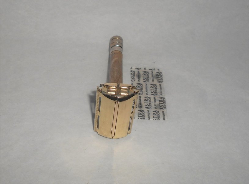 Gillette 1937 Sheraton safety razor TTO 7A (1).JPG Gillette 1937 Sheraton safety razor TTO 7A (1).JPG