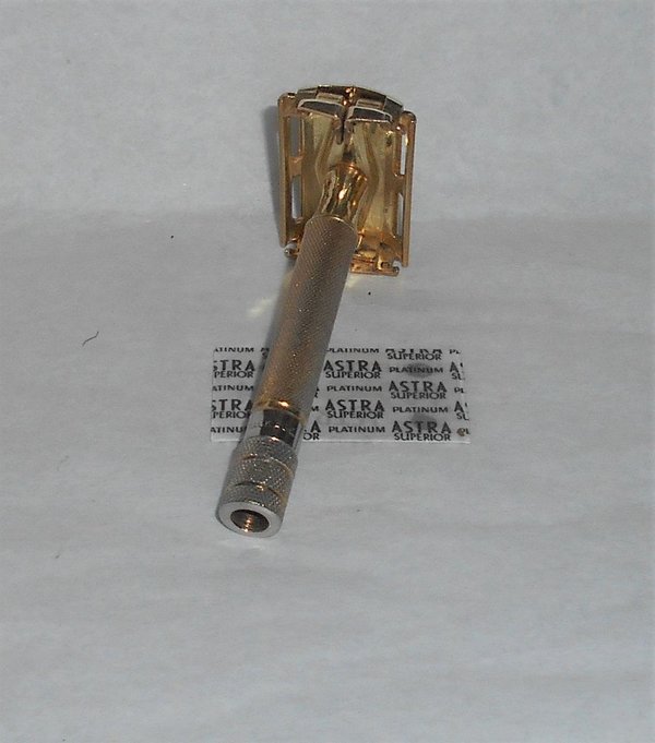 Gillette 1937 Sheraton safety razor TTO 7A (8).JPG Gillette 1937 Sheraton safety razor TTO 7A (8).JPG