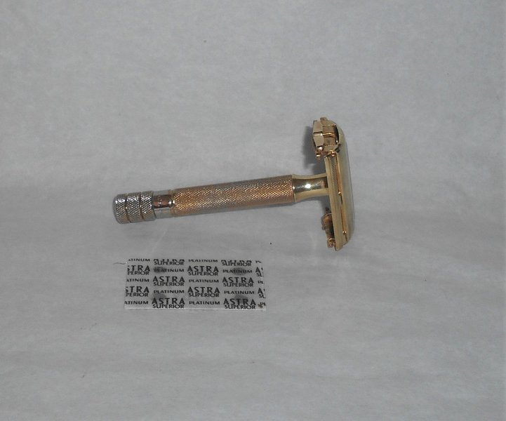 Gillette 1937 Sheraton safety razor TTO 7A (10).JPG Gillette 1937 Sheraton safety razor TTO 7A (10).JPG