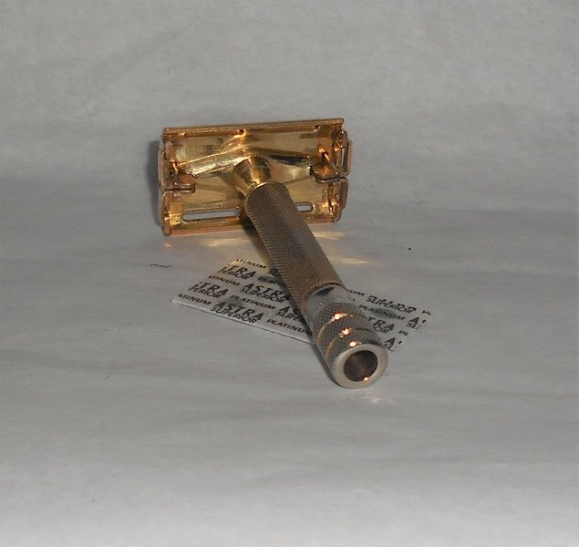 Gillette 1937 Sheraton safety razor TTO 7A (17).JPG Gillette 1937 Sheraton safety razor TTO 7A (17).JPG