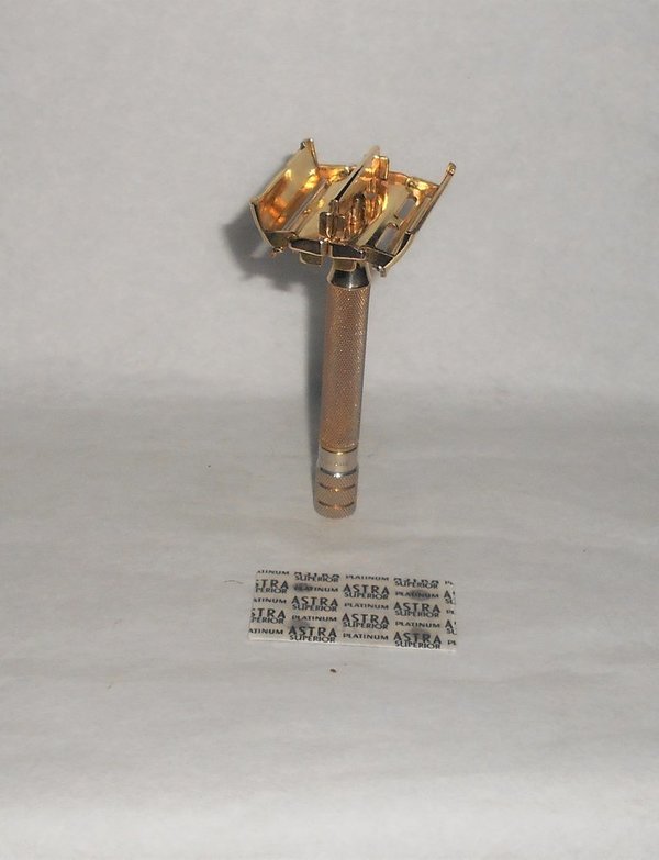 Gillette 1937 Sheraton safety razor TTO 7A (34).JPG Gillette 1937 Sheraton safety razor TTO 7A (34).JPG