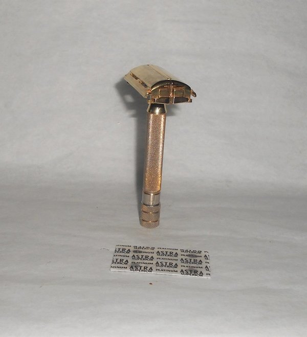 Gillette 1937 Sheraton safety razor TTO 7A (50).JPG Gillette 1937 Sheraton safety razor TTO 7A (50).JPG