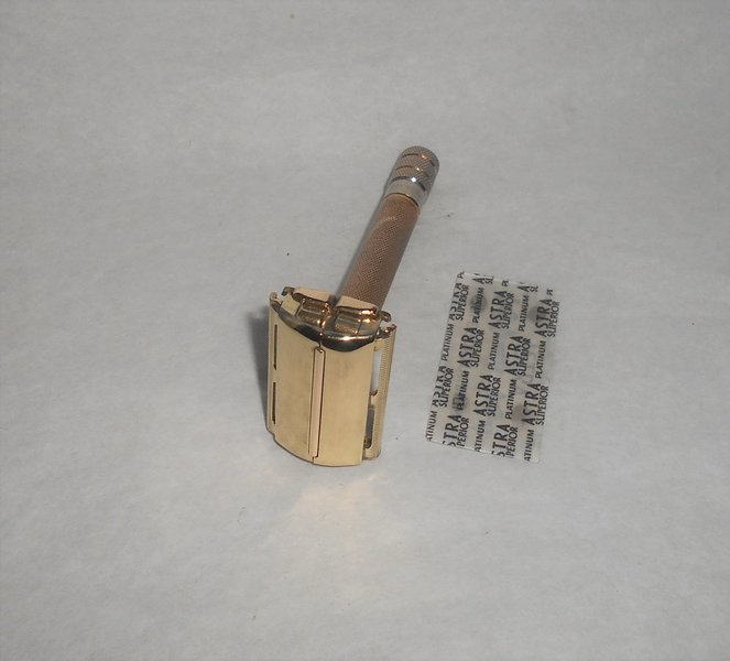 Gillette 1937 Sheraton safety razor TTO 7A (56).JPG Gillette 1937 Sheraton safety razor TTO 7A (56).JPG