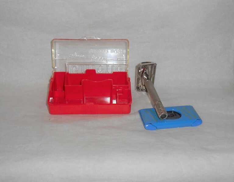 Gillette 1951 Superspeed W Case Mint Condition All Original W2 (21).JPG Gillette 1951 Superspeed W Case Mint Condition All Original W2 (21).JPG